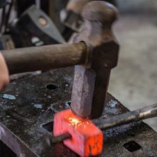 Il Lavoro del Fabbro tra Artigianalità e Modernità