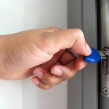 Come si sblocca una serratura a cilindro europeo