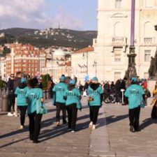 La verità sulla droga: anche la città di Trieste raggiunta con un mare di opuscoli per dire no alla droga.