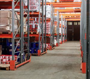 Accessori per migliorare scaffalature industriali